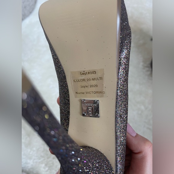 Bakers Shoes - Victoria G Glitter Platform Heels - Size 9 - Picture 7 of 11